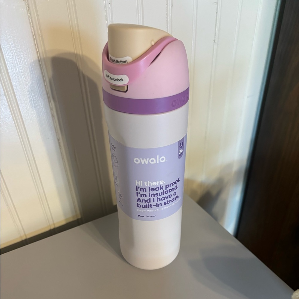 NWT Owala Tutti Frutti 24 oz Freesip